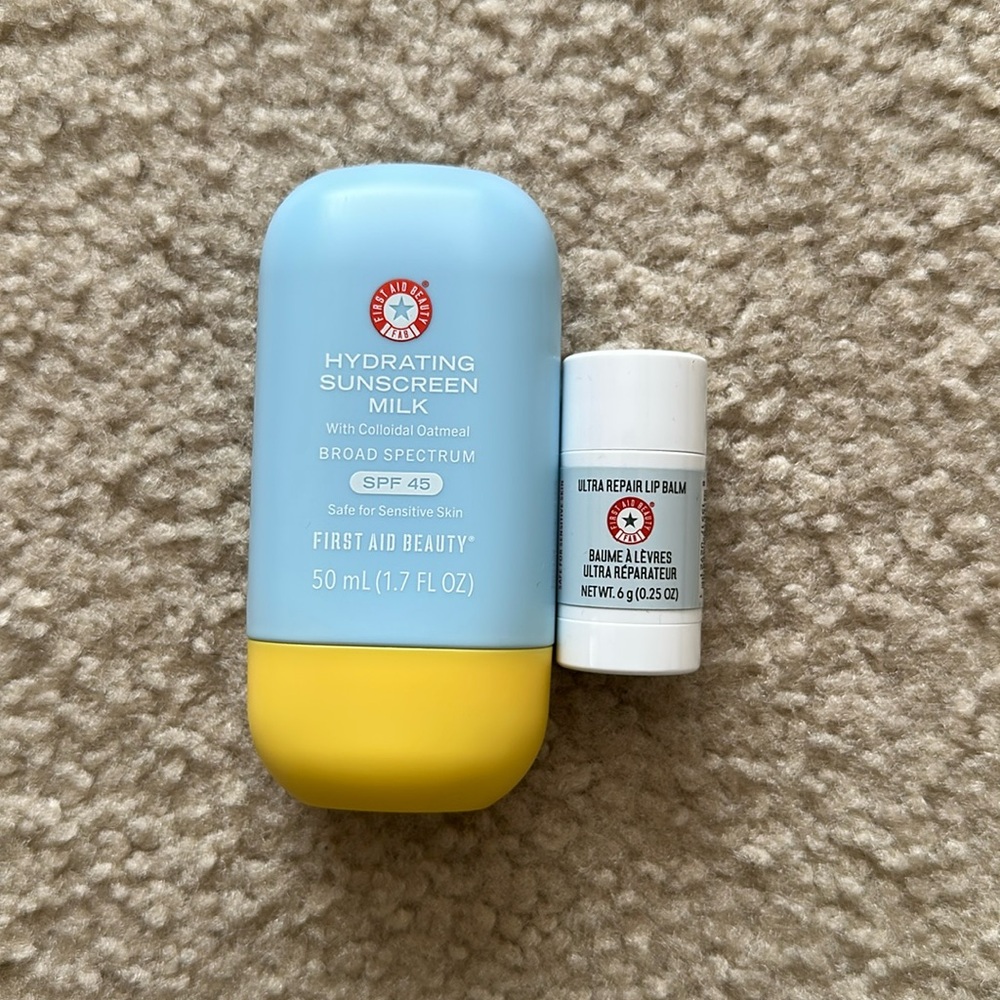 First aid beauty Hydrating sunscreen milk and ultra repair lip balm
